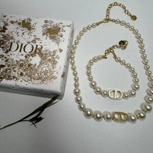 Women’s Dior gold Necklace Set